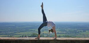 Yoga Pose on the patio at dirt farm brewing loudoun county brewery