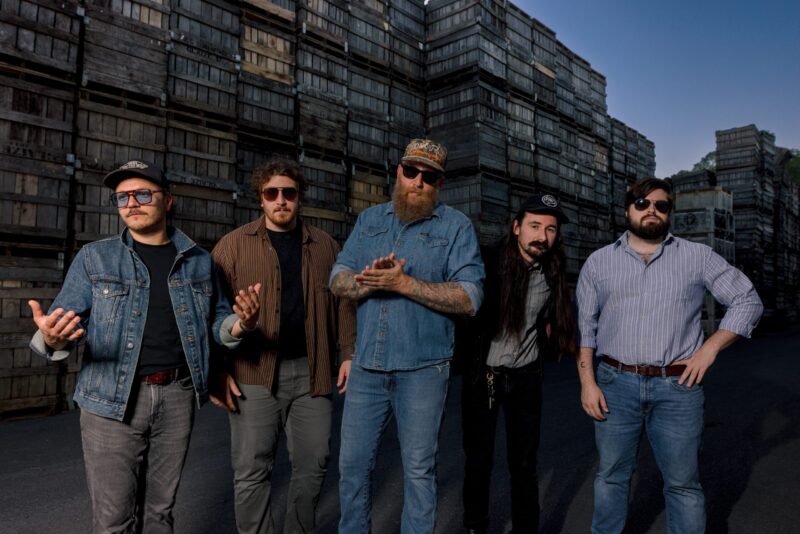Low water bridge band group photo live at dirt Farm Brewing in Loudoun county virginia