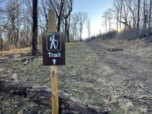 Trail head for the black Friday Hike at dirt farm brewing in Loudoun county, virginia